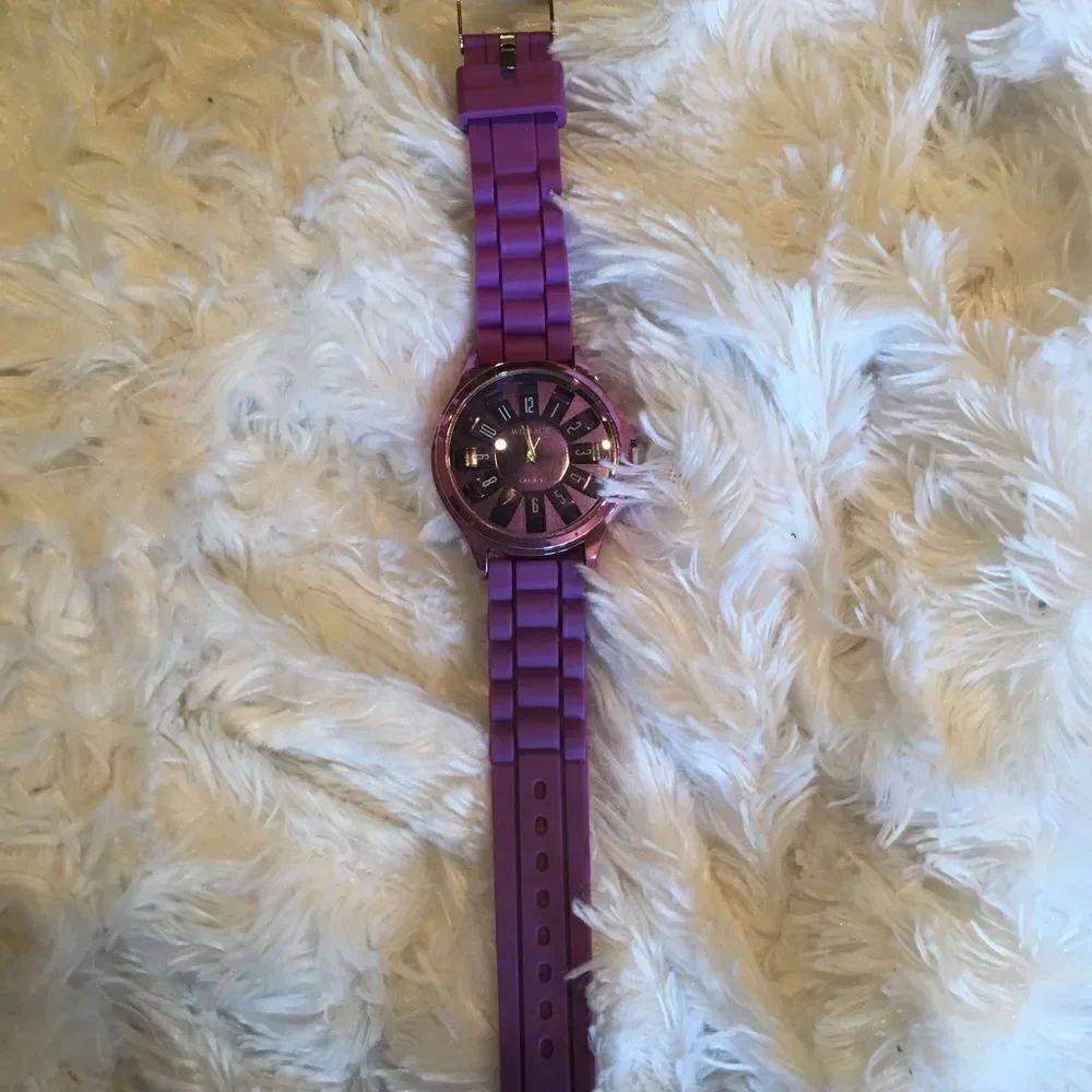 PURPLE RUBBERY Fun Watch! - Picture 8 of 14